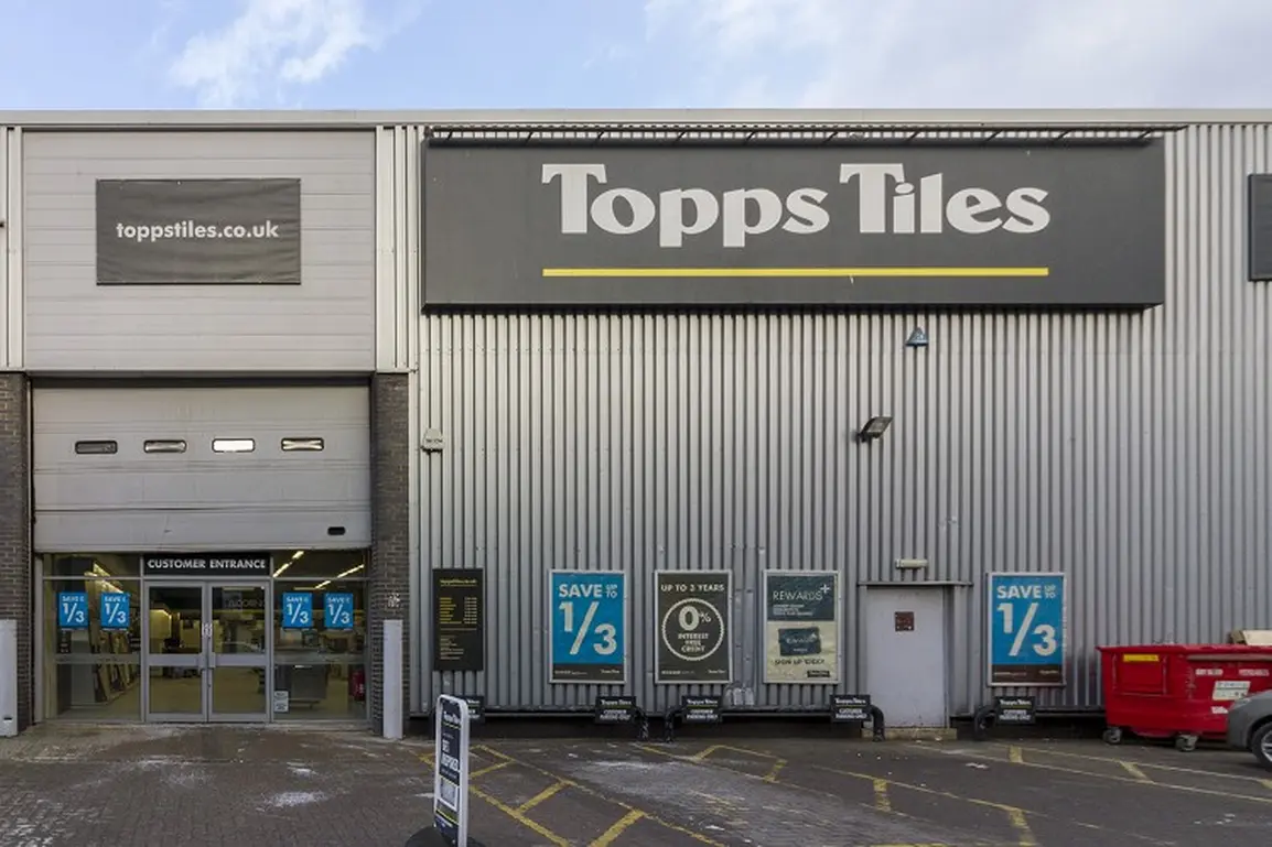download flip out staples corner