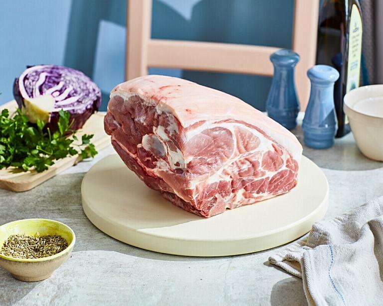 Shoulder of Pork (2kg) field&flower Christmas