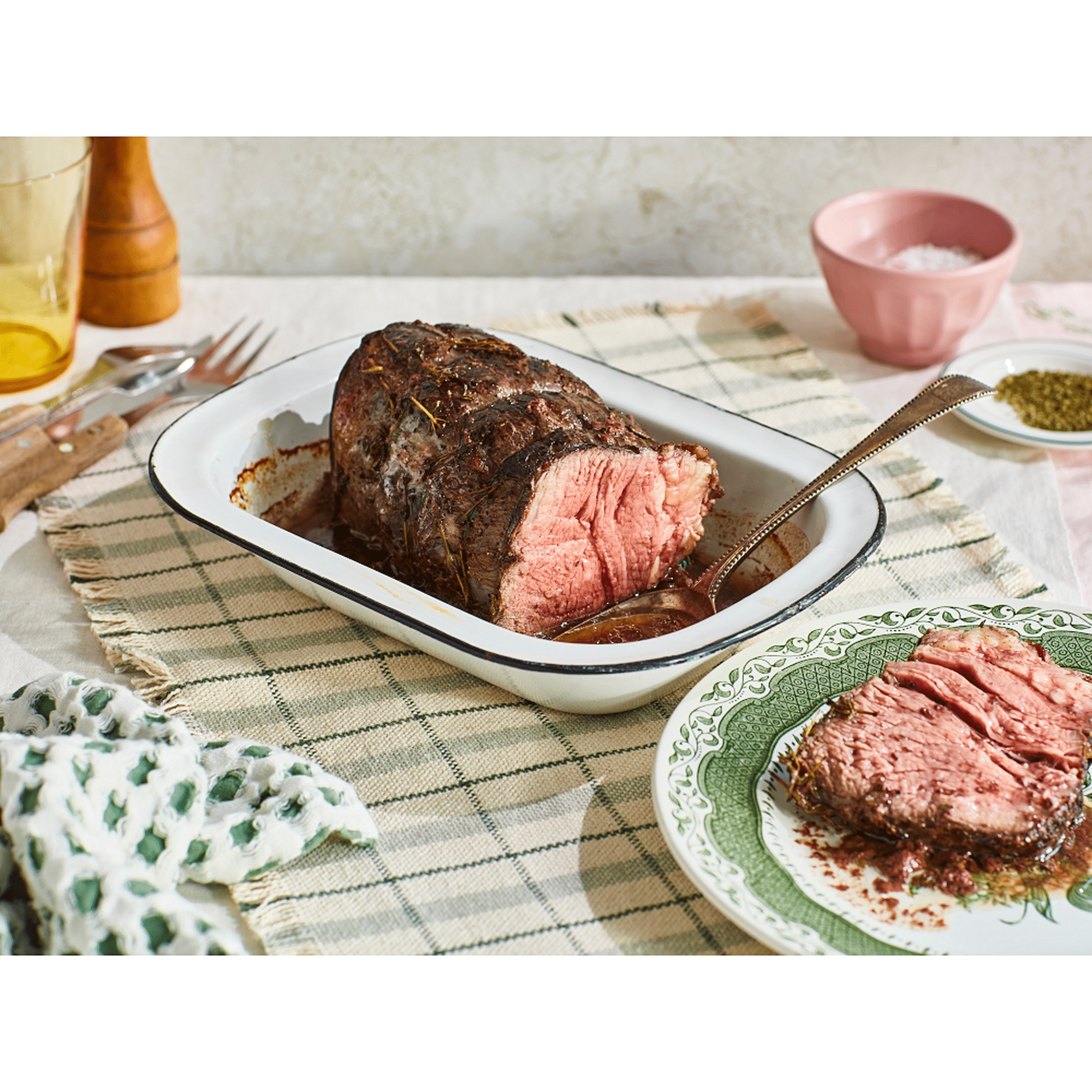 Slow-Cooked Beef Chuck Roast with Thyme & Black Pepper (500g)